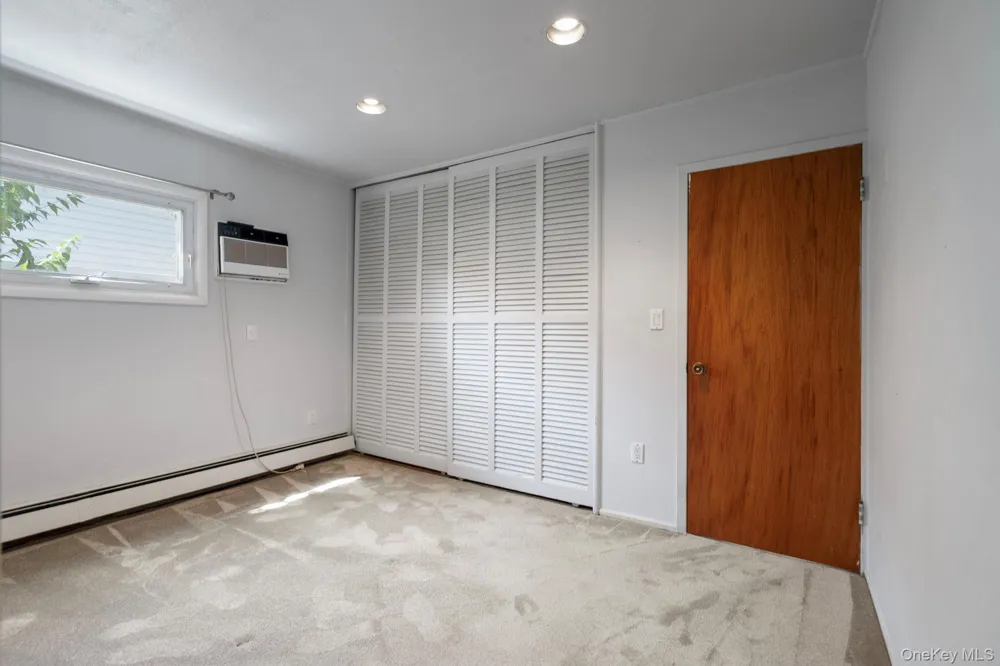 48 Grey Lane Levittown, NY 11756