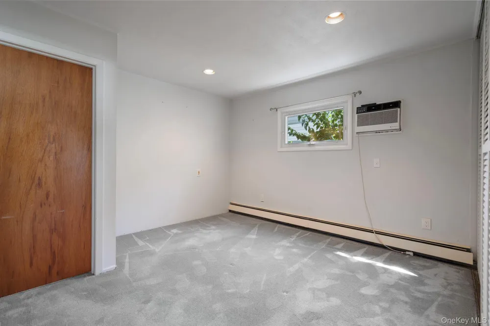 48 Grey Lane Levittown, NY 11756