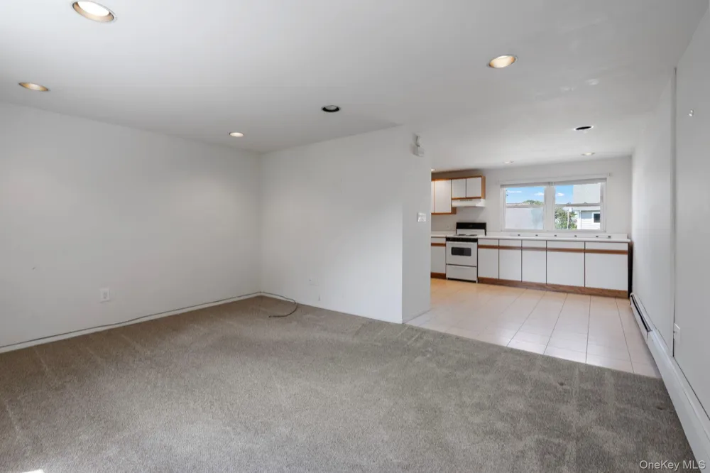 48 Grey Lane Levittown, NY 11756
