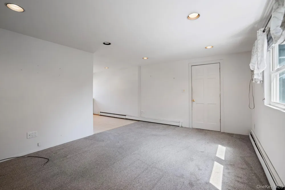 48 Grey Lane Levittown, NY 11756