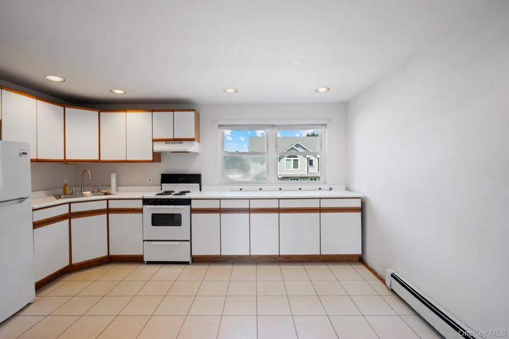 48 Grey Lane Levittown, NY 11756