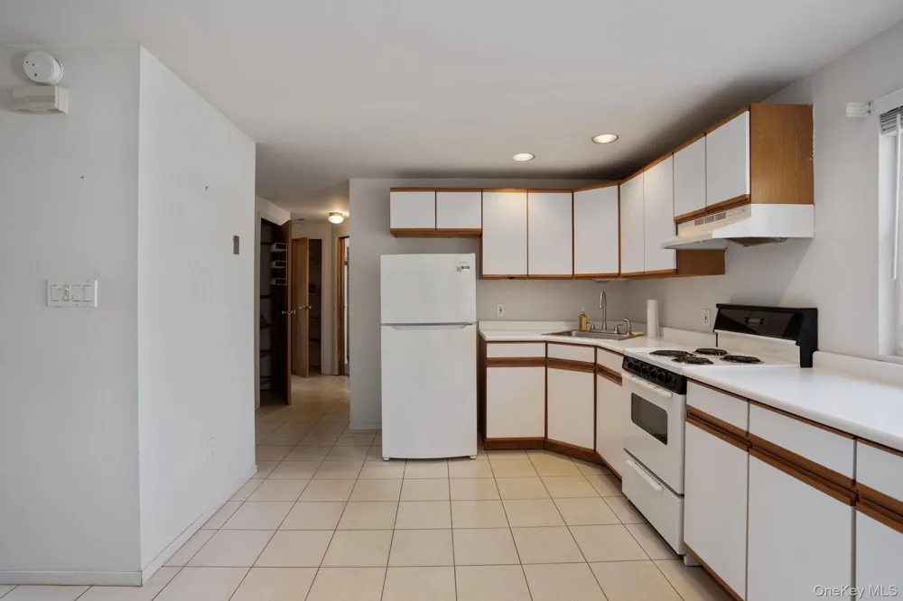 48 Grey Lane Levittown, NY 11756