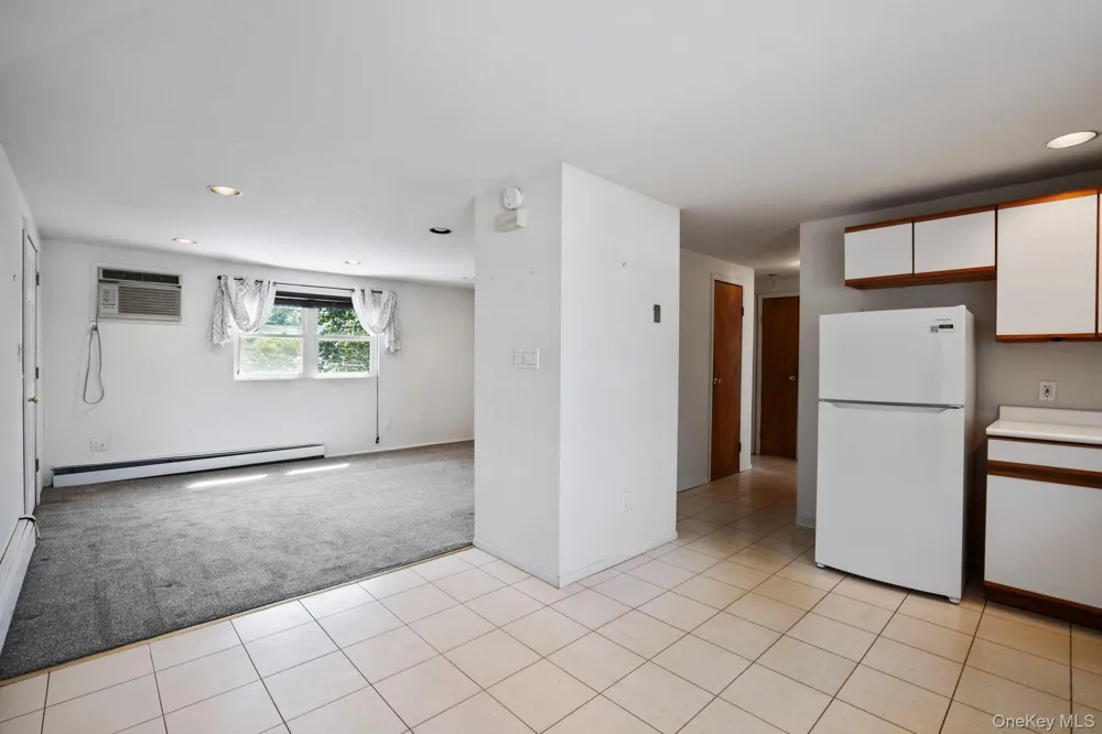 48 Grey Lane Levittown, NY 11756