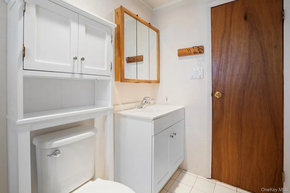 48 Grey Lane Levittown, NY 11756