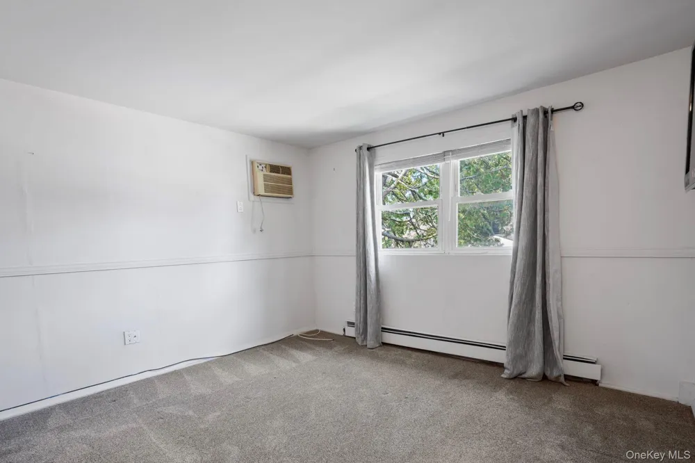 48 Grey Lane Levittown, NY 11756