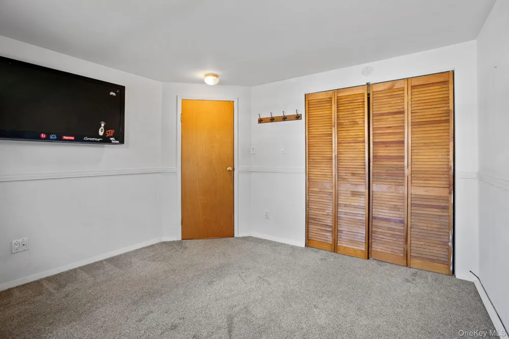 48 Grey Lane Levittown, NY 11756