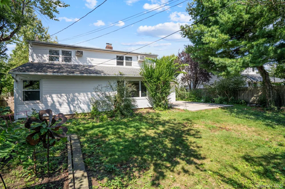48 Grey Lane Levittown, NY 11756