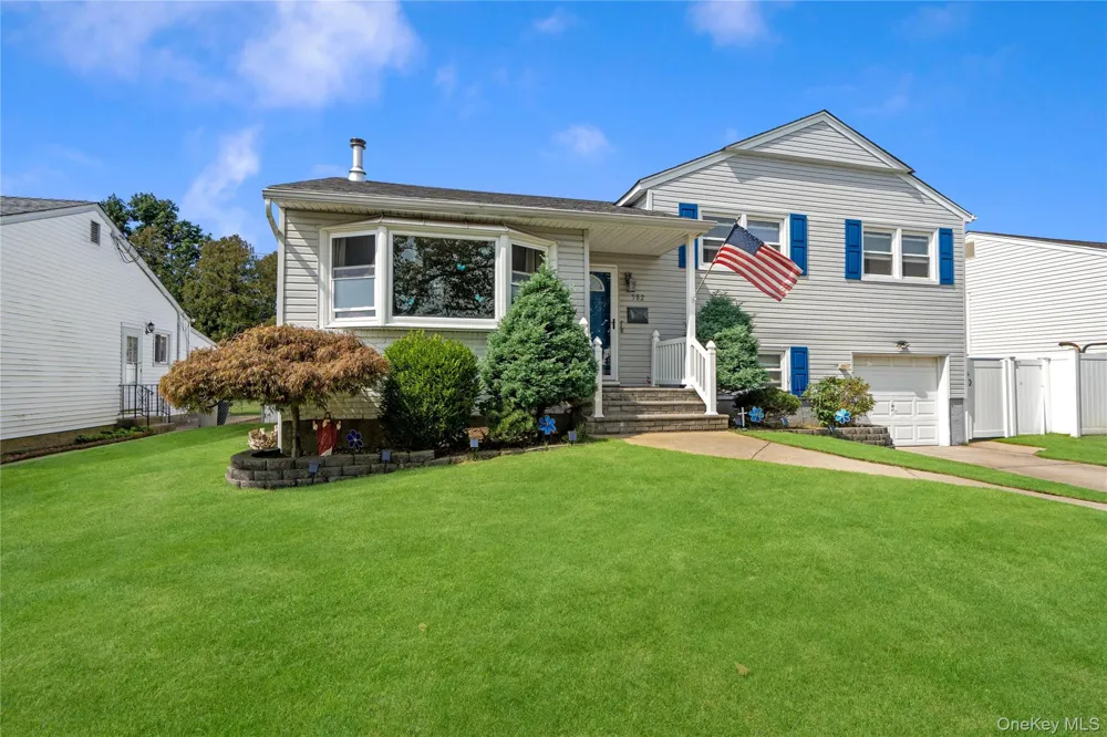582 Benton Road East Meadow, NY 11554