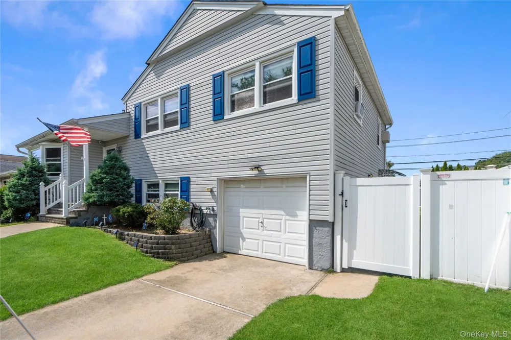 582 Benton Road East Meadow, NY 11554