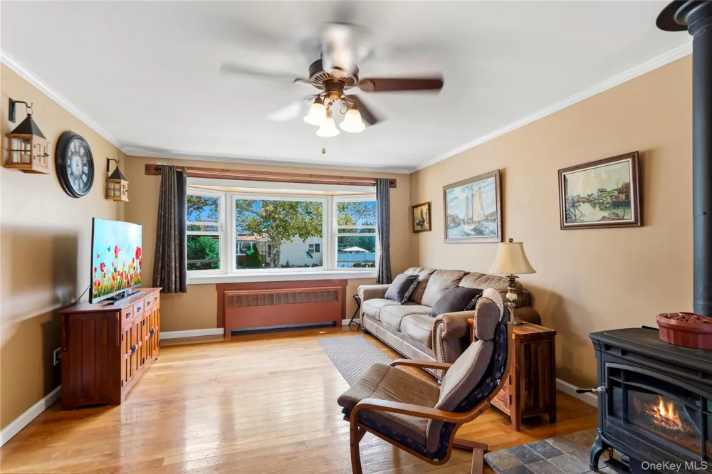 582 Benton Road East Meadow, NY 11554