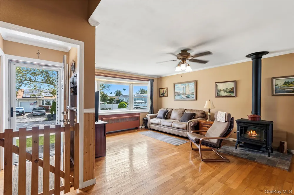 582 Benton Road East Meadow, NY 11554