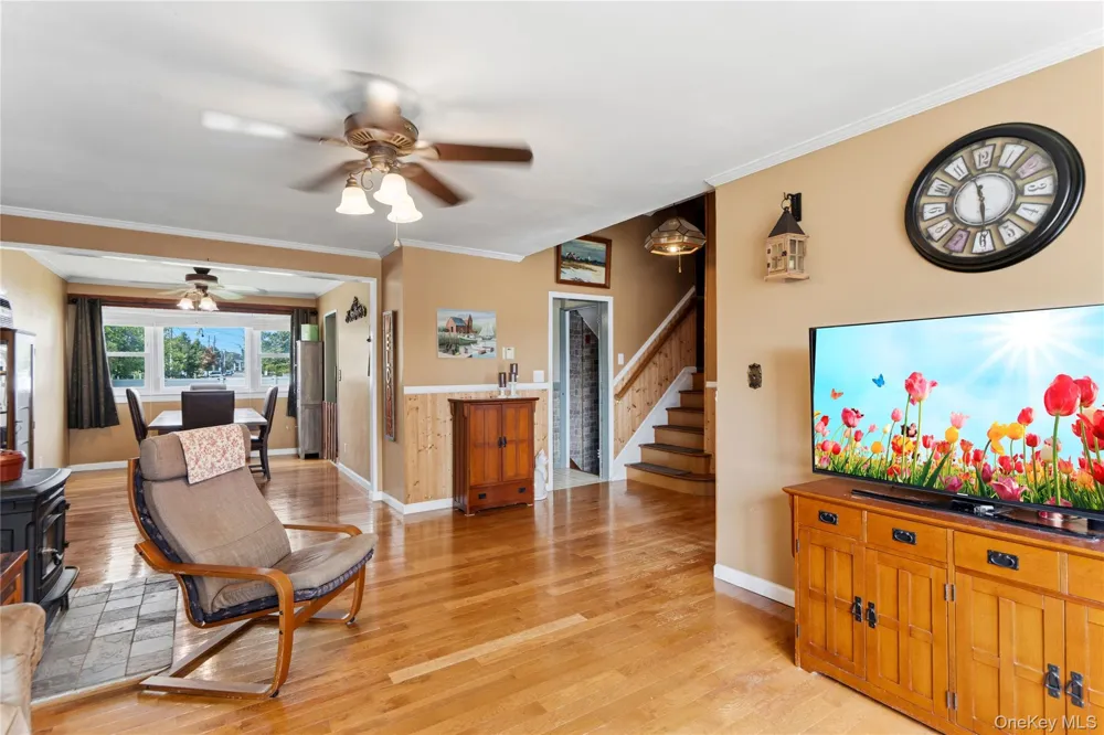 582 Benton Road East Meadow, NY 11554