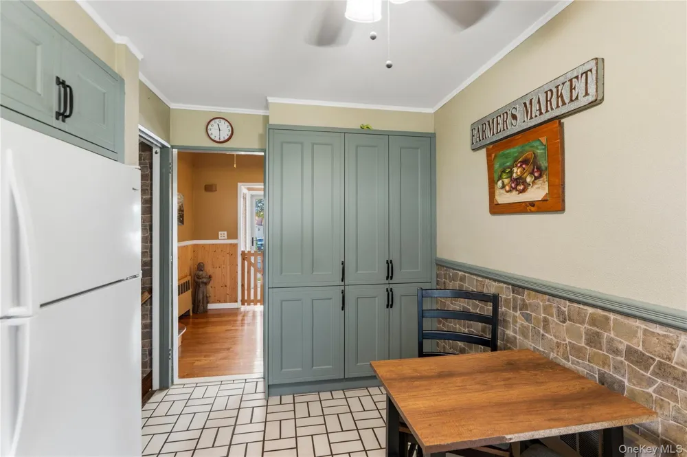 582 Benton Road East Meadow, NY 11554