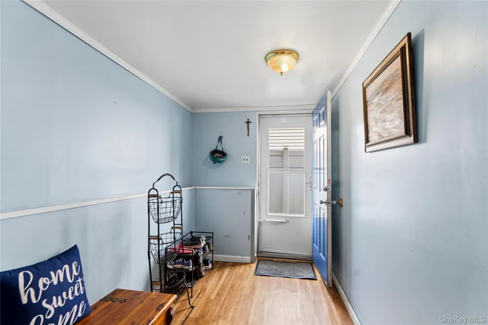 582 Benton Road East Meadow, NY 11554