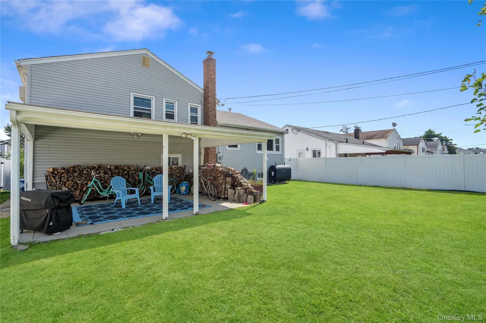 582 Benton Road East Meadow, NY 11554