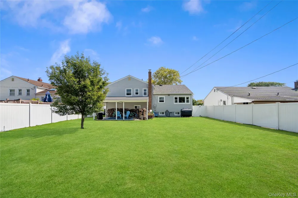 582 Benton Road East Meadow, NY 11554