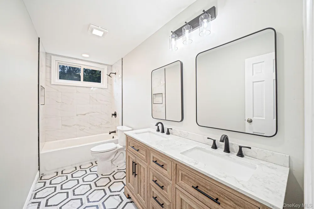 15 Sands Lane Port Jefferson Village, NY 11777