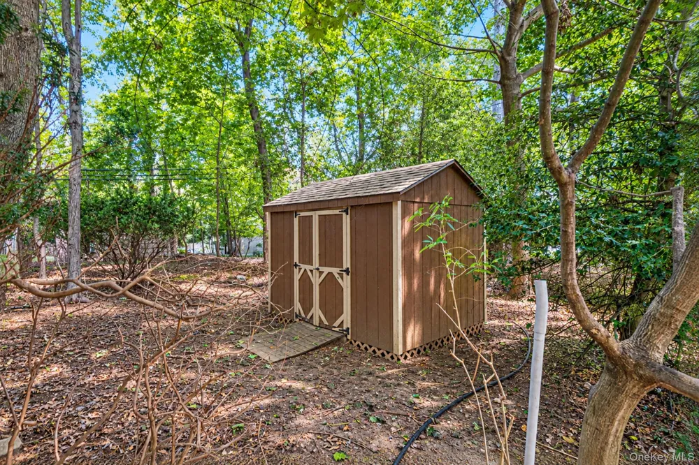 15 Sands Lane Port Jefferson Village, NY 11777