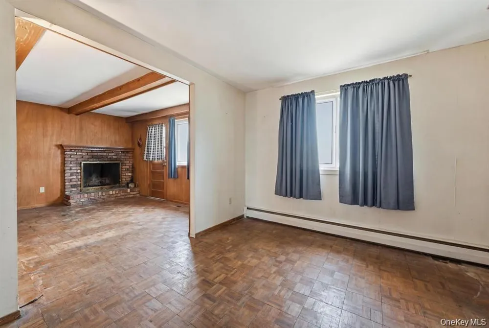 43 Village Lane Hauppauge, NY 11788