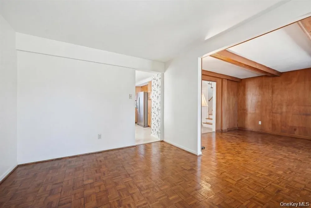43 Village Lane Hauppauge, NY 11788