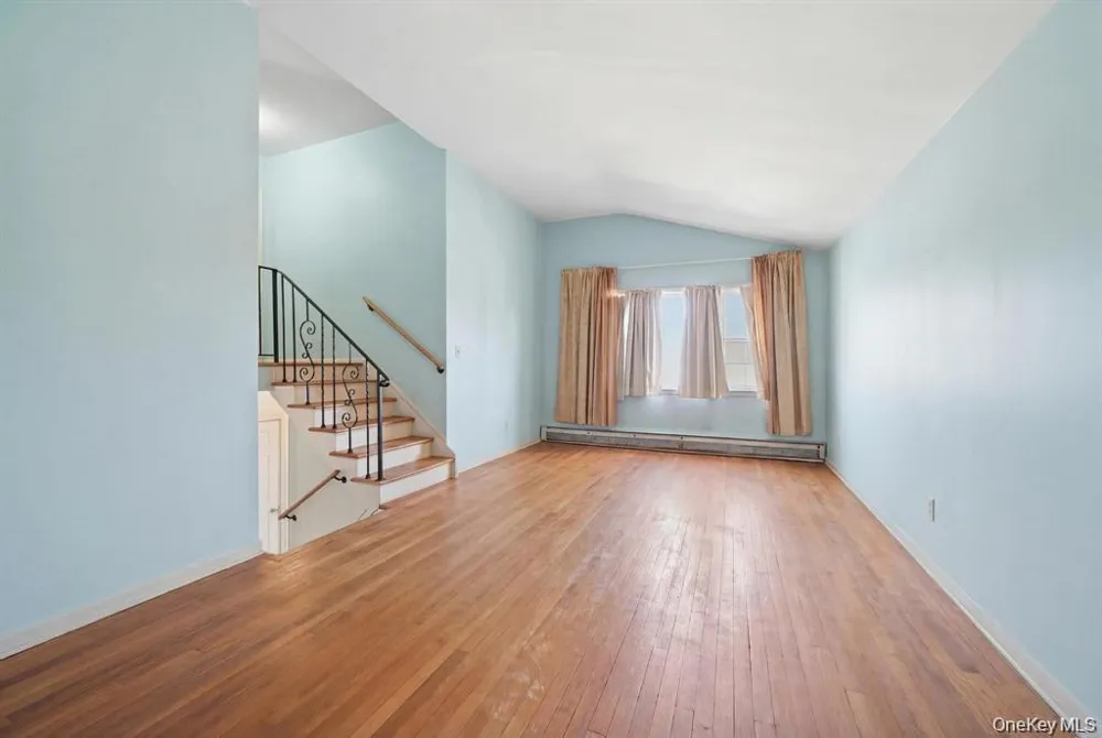43 Village Lane Hauppauge, NY 11788