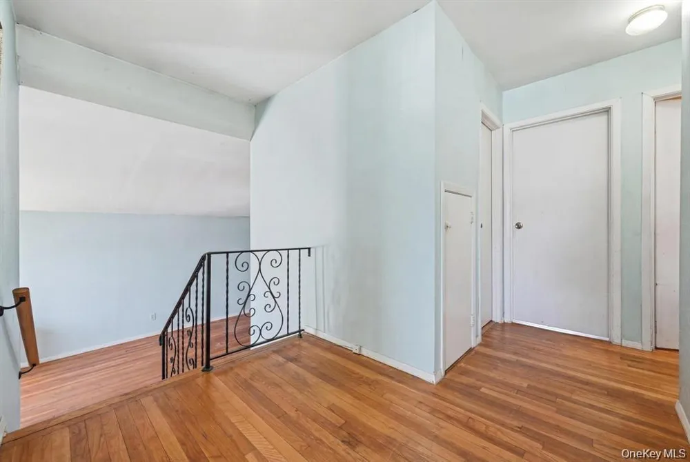 43 Village Lane Hauppauge, NY 11788
