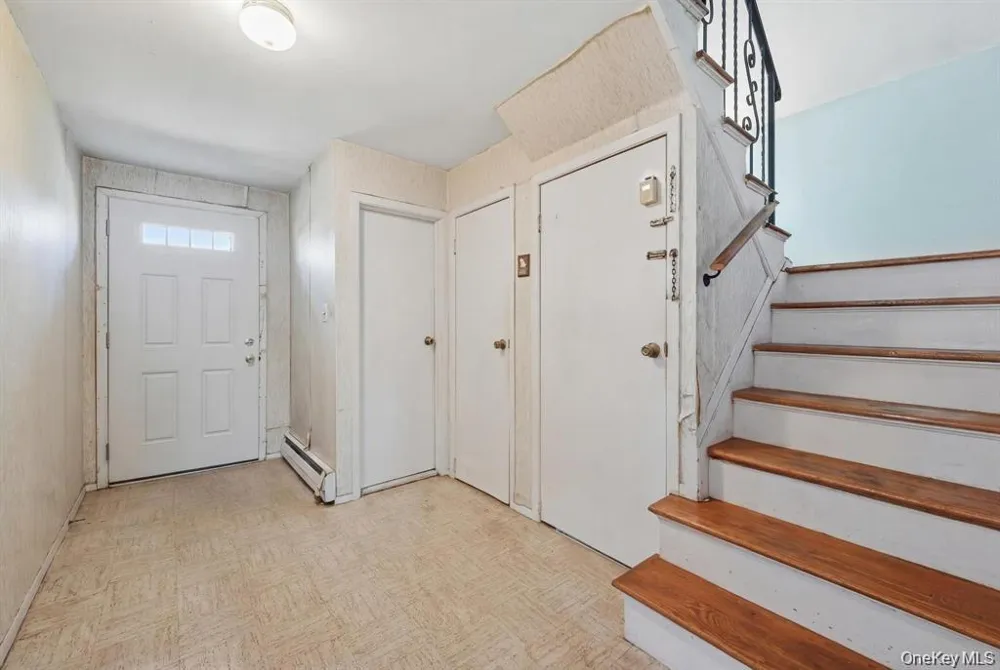 43 Village Lane Hauppauge, NY 11788