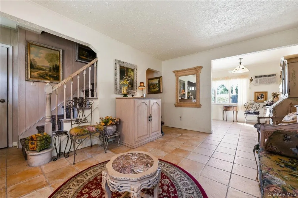 65 Riverside Avenue Massapequa, NY 11758
