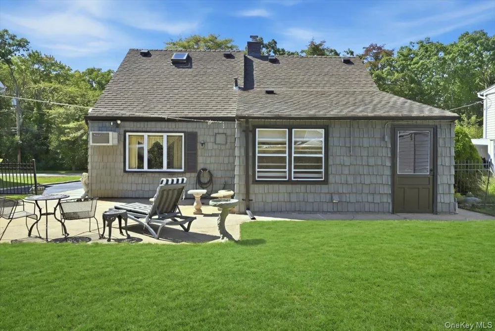 65 Riverside Avenue Massapequa, NY 11758