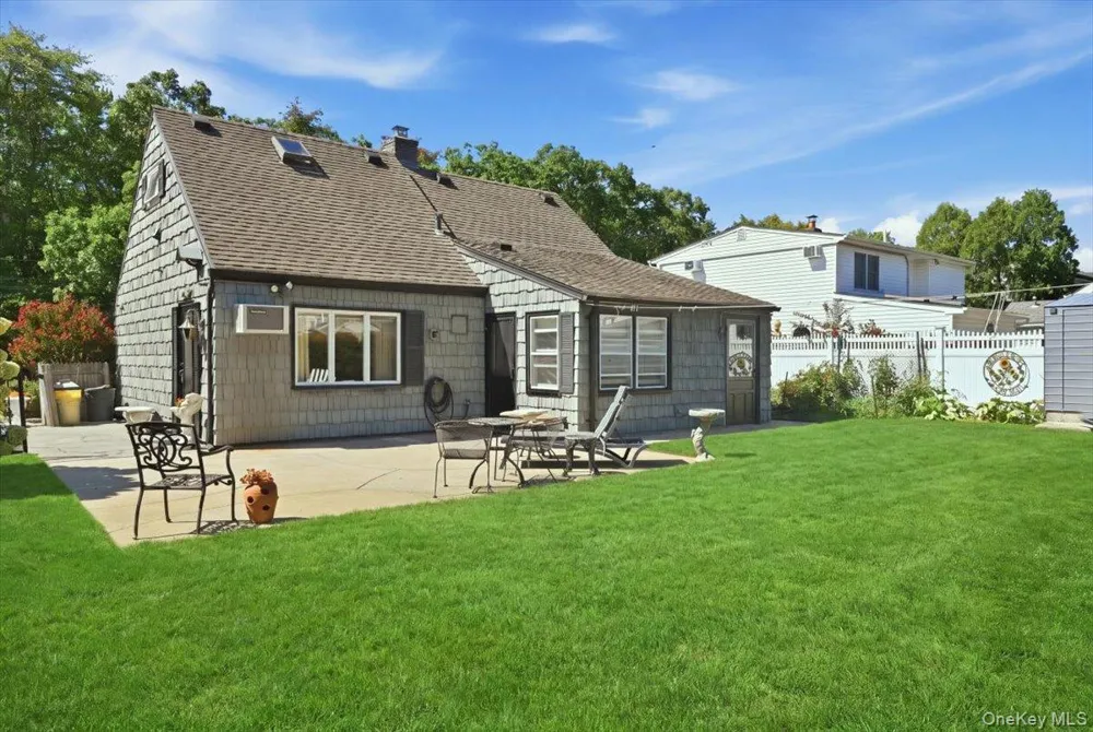 65 Riverside Avenue Massapequa, NY 11758