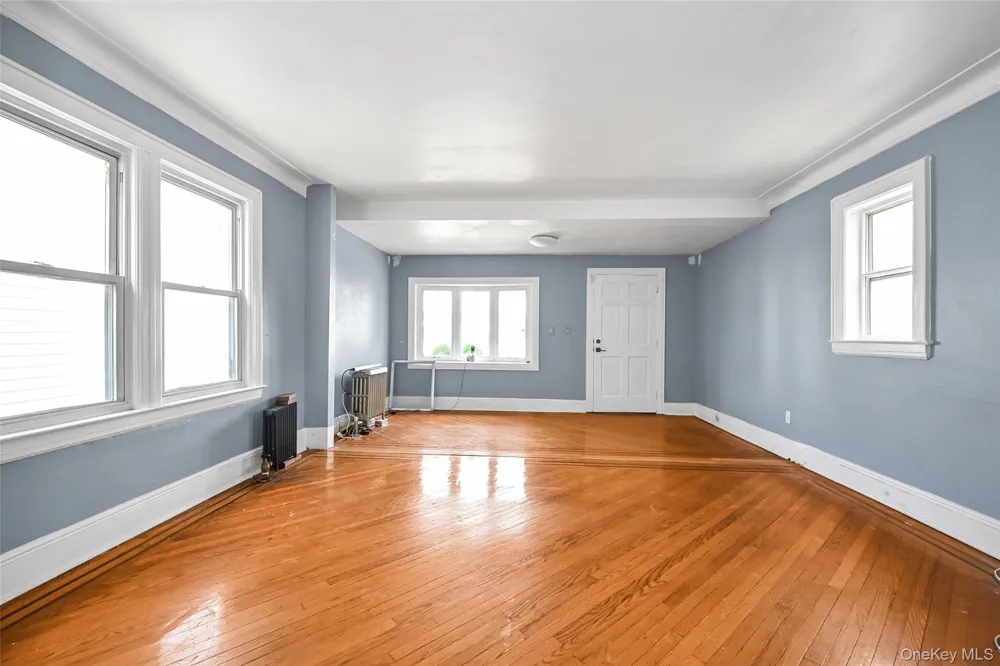 89-18 220th Street Queens Village, NY 11427