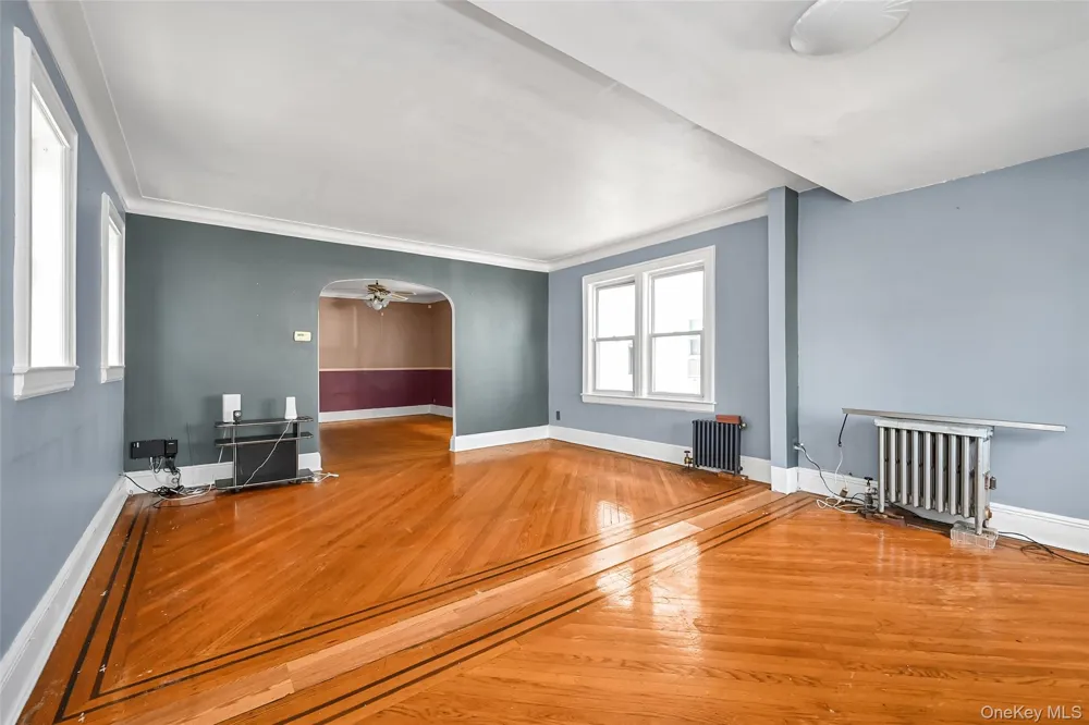 89-18 220th Street Queens Village, NY 11427