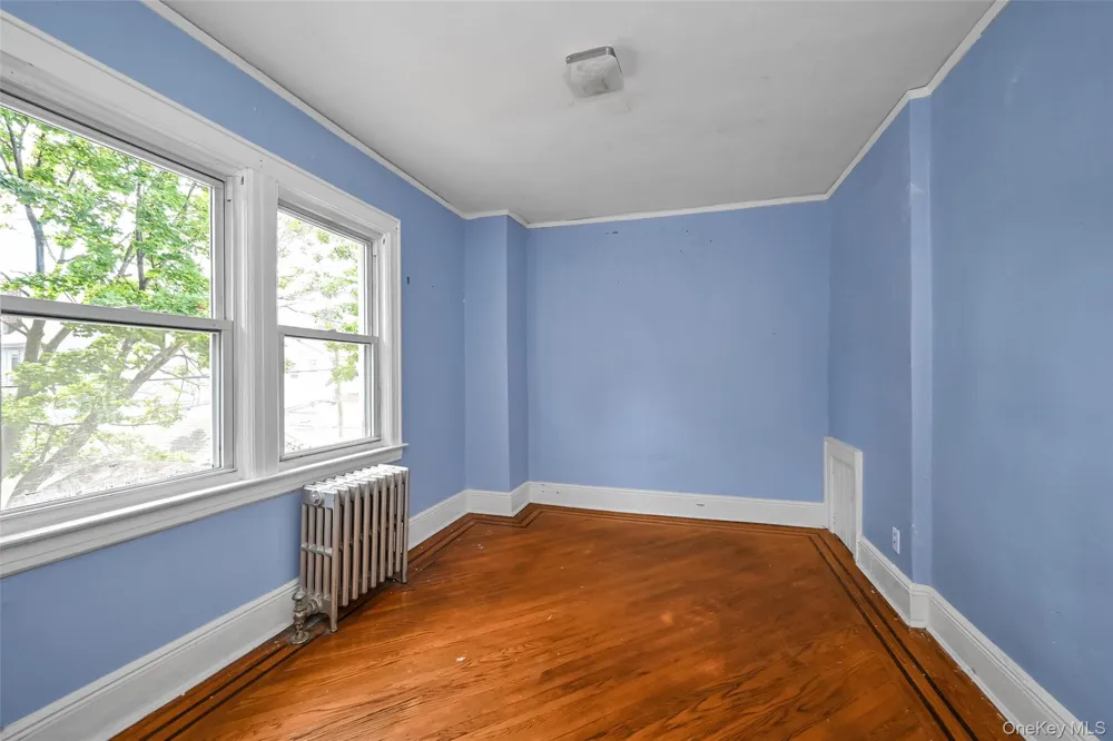 89-18 220th Street Queens Village, NY 11427