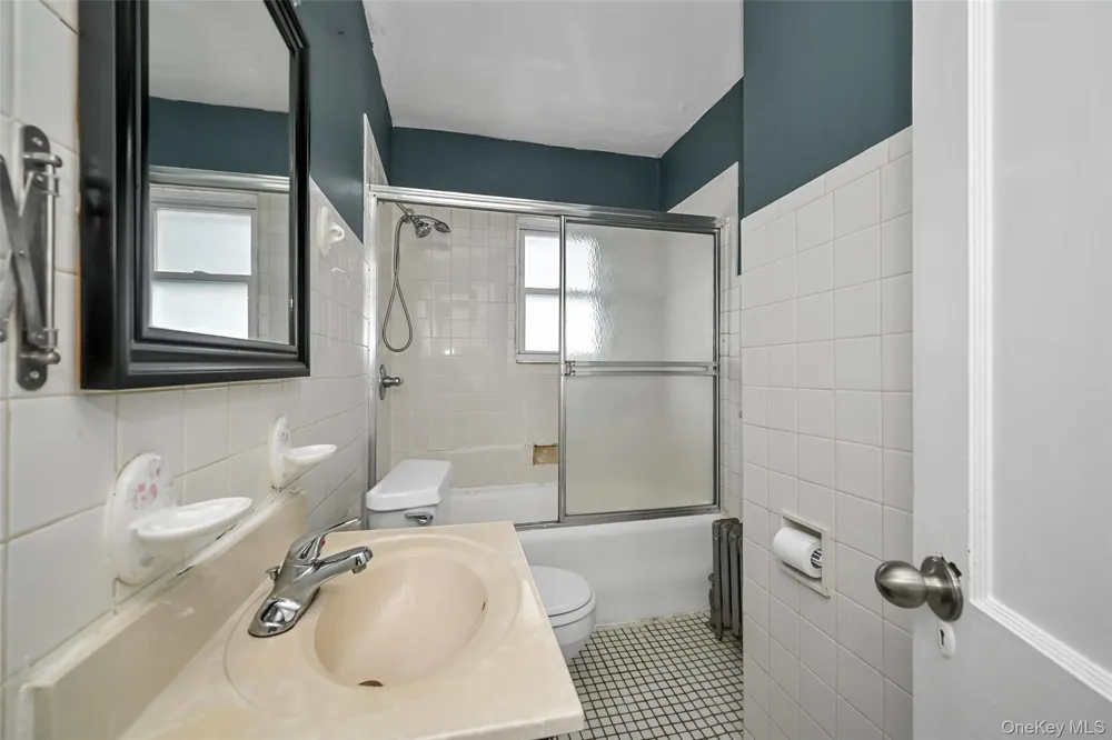 89-18 220th Street Queens Village, NY 11427