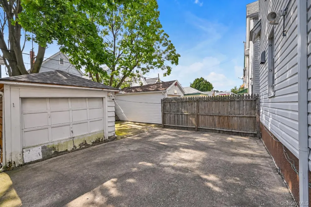 89-18 220th Street Queens Village, NY 11427