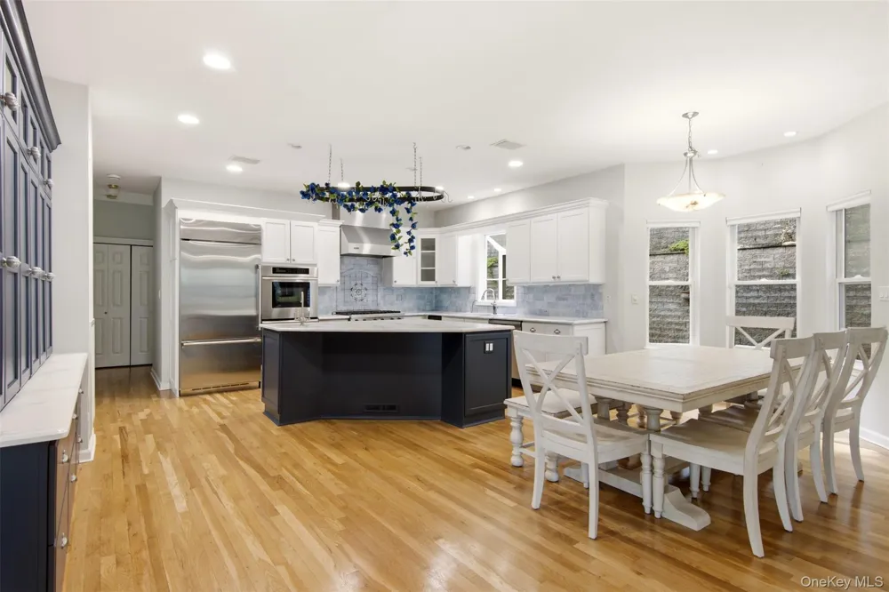 23 Beach Plum Drive Centerport, NY 11721