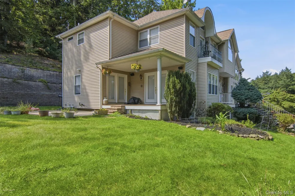 23 Beach Plum Drive Centerport, NY 11721