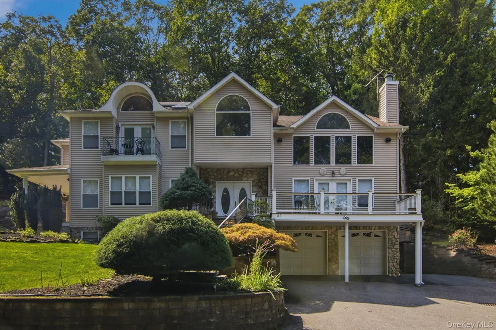23 Beach Plum Drive Centerport, NY 11721
