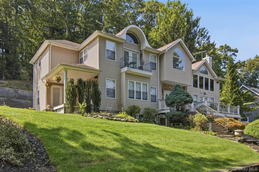 23 Beach Plum Drive Centerport, NY 11721