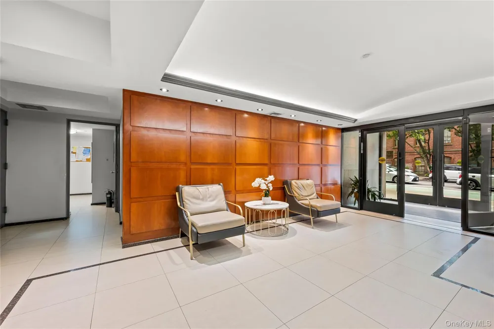 30-85 Vernon Boulevard #6E Astoria, NY 11102