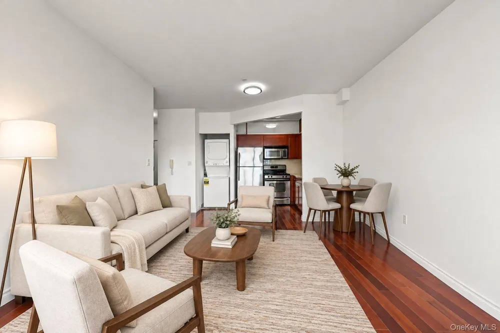 30-85 Vernon Boulevard #6E Astoria, NY 11102