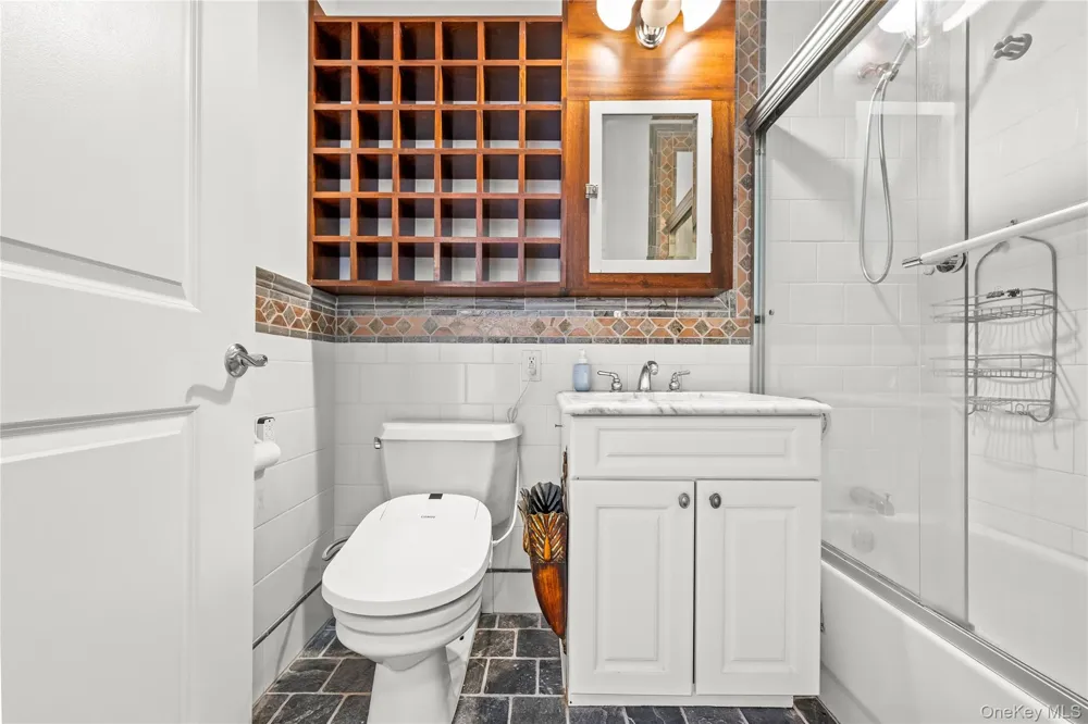 30-85 Vernon Boulevard #6E Astoria, NY 11102
