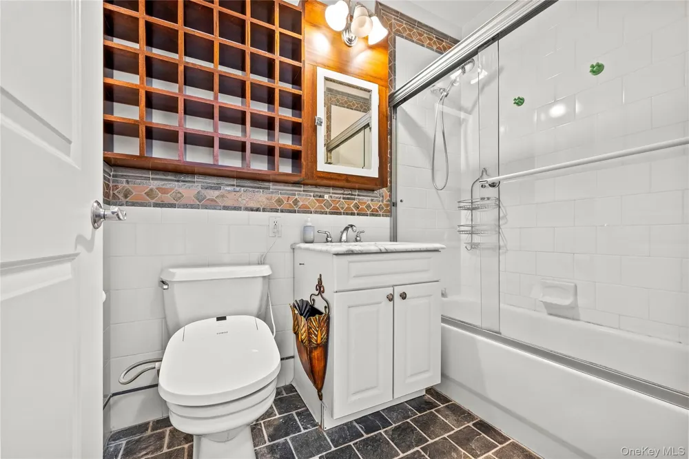 30-85 Vernon Boulevard #6E Astoria, NY 11102