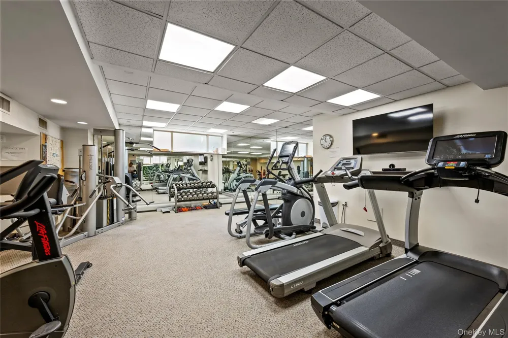 30-85 Vernon Boulevard #6E Astoria, NY 11102