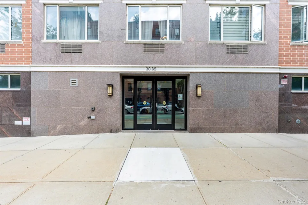 30-85 Vernon Boulevard #6E Astoria, NY 11102