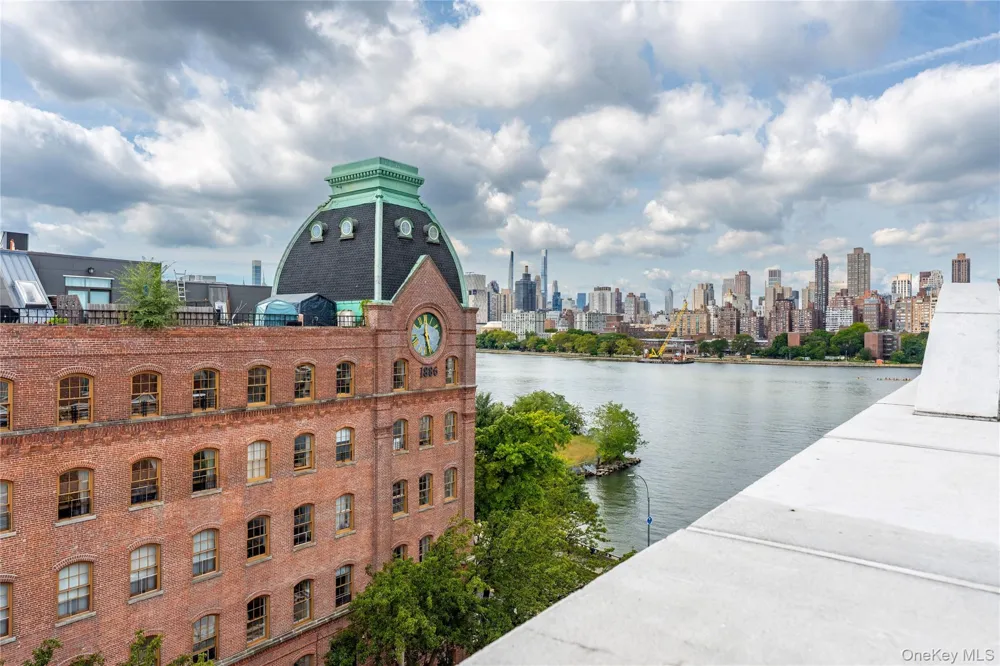 30-85 Vernon Boulevard #6E Astoria, NY 11102