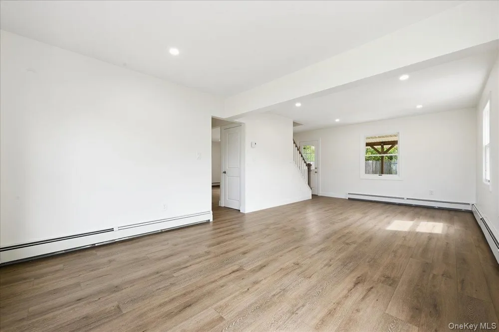 6 Stonecutter Road Levittown, NY 11756