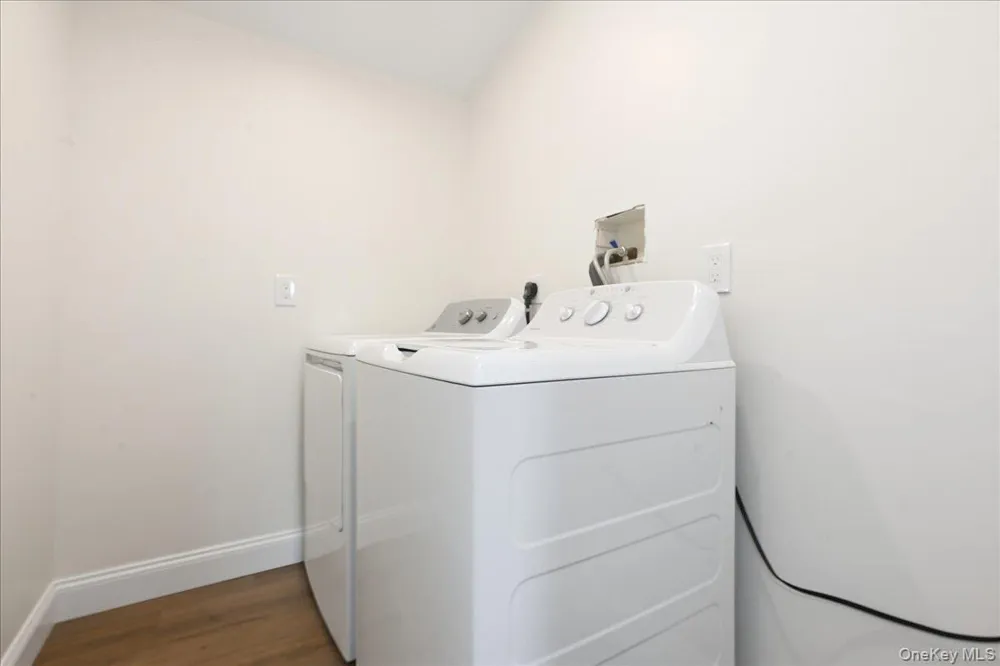 6 Stonecutter Road Levittown, NY 11756