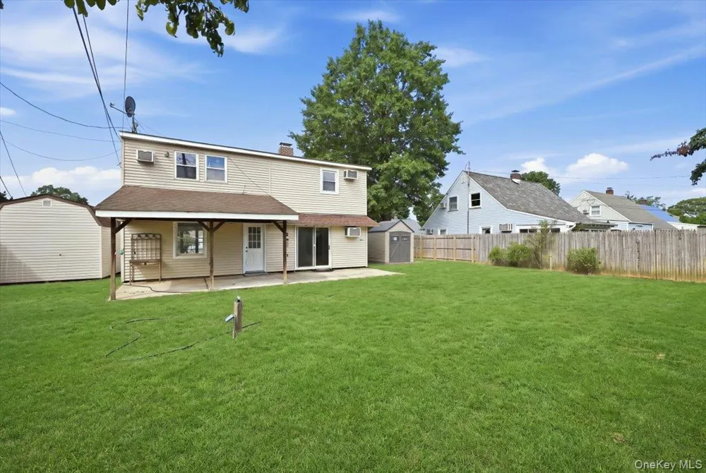 6 Stonecutter Road Levittown, NY 11756