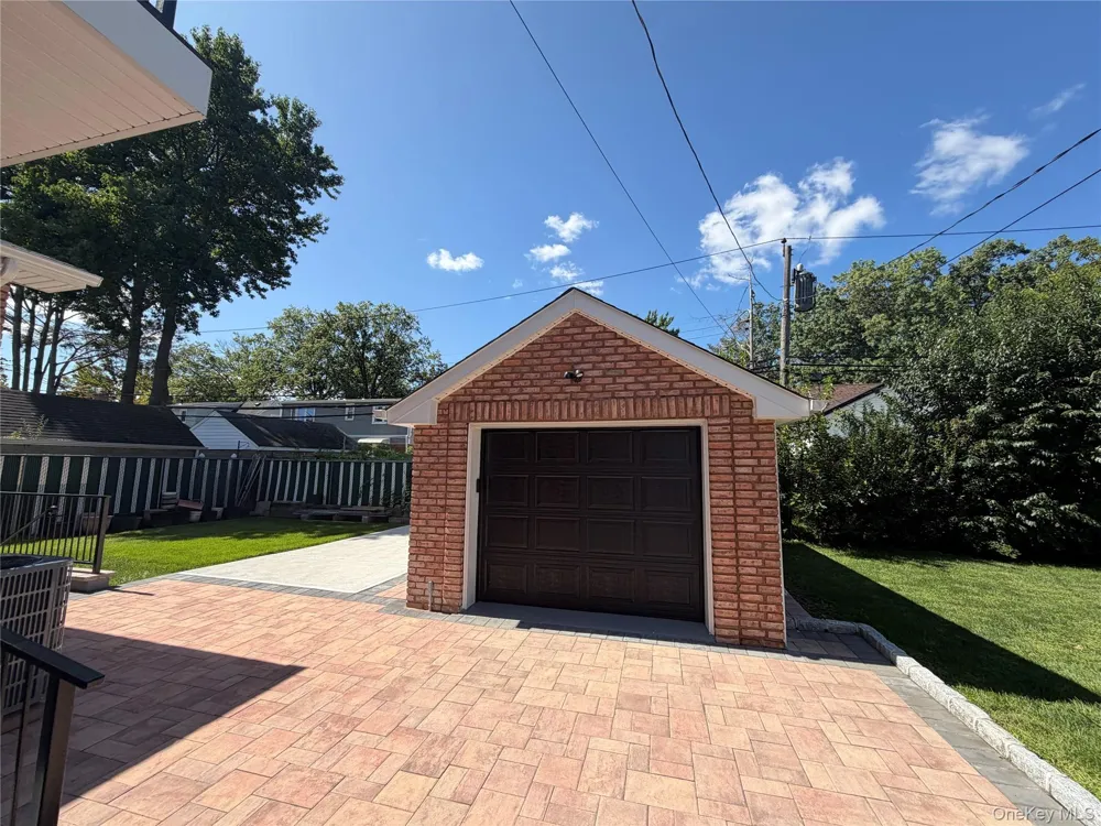 1519 New Hyde Park Drive New Hyde Park, NY 11040